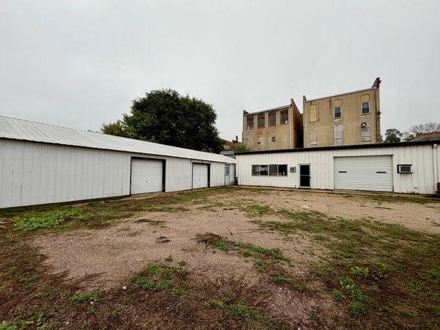 105 Madison Avenue, Ortonville