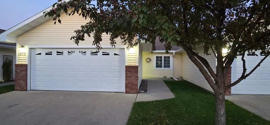 1473 Belsly Boulevard, Moorhead