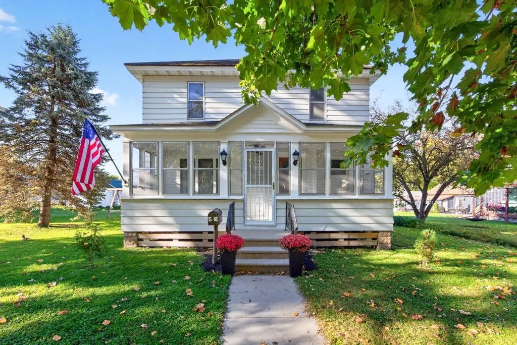 15 Fillmore Street Ne, Chatfield