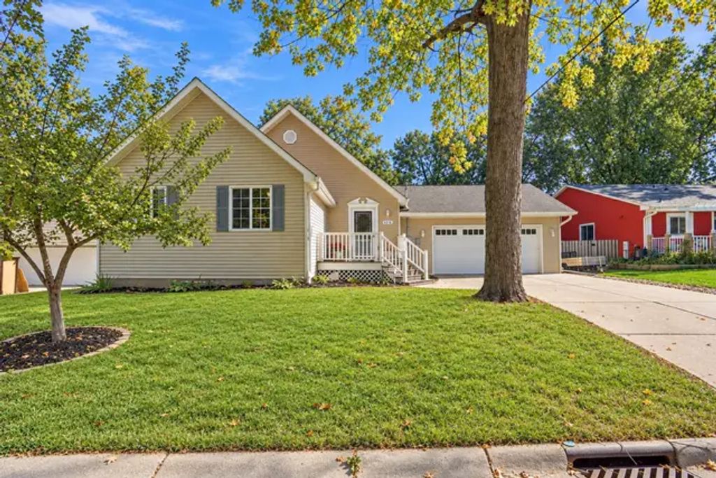 6236 Orleans Lane N, Maple Grove