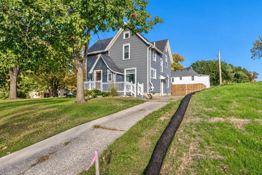 703 S Oak Avenue, Owatonna