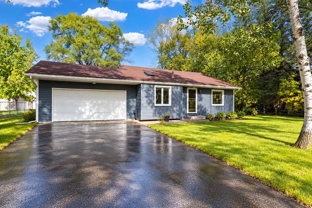 4071 99th Avenue Ne, Circle Pines