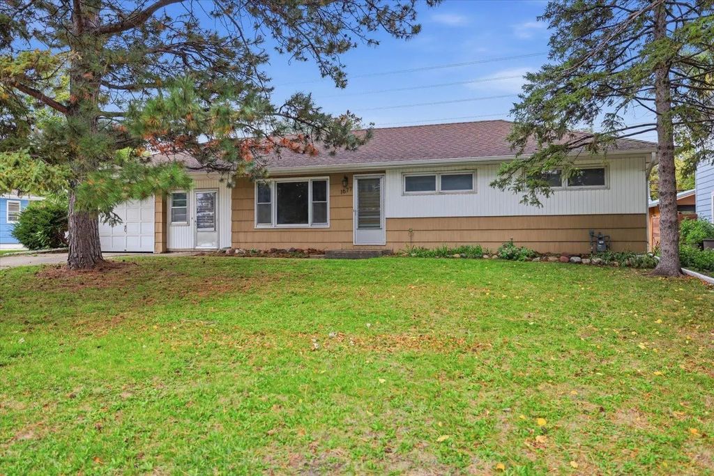 1677 Rose Place, Roseville