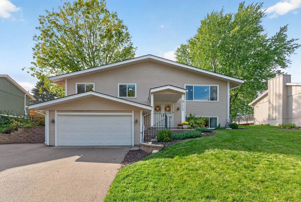 14759 Easter Avenue, Apple Valley