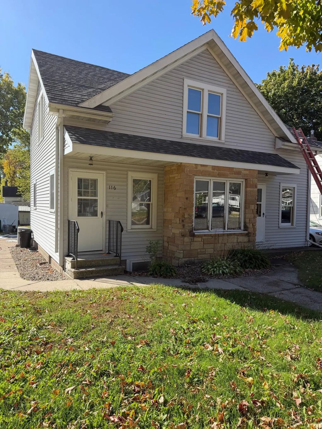 116 E Adams Street, Arlington
