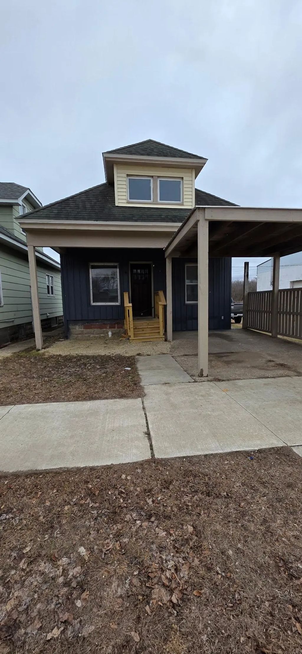 209 Main St, Adams