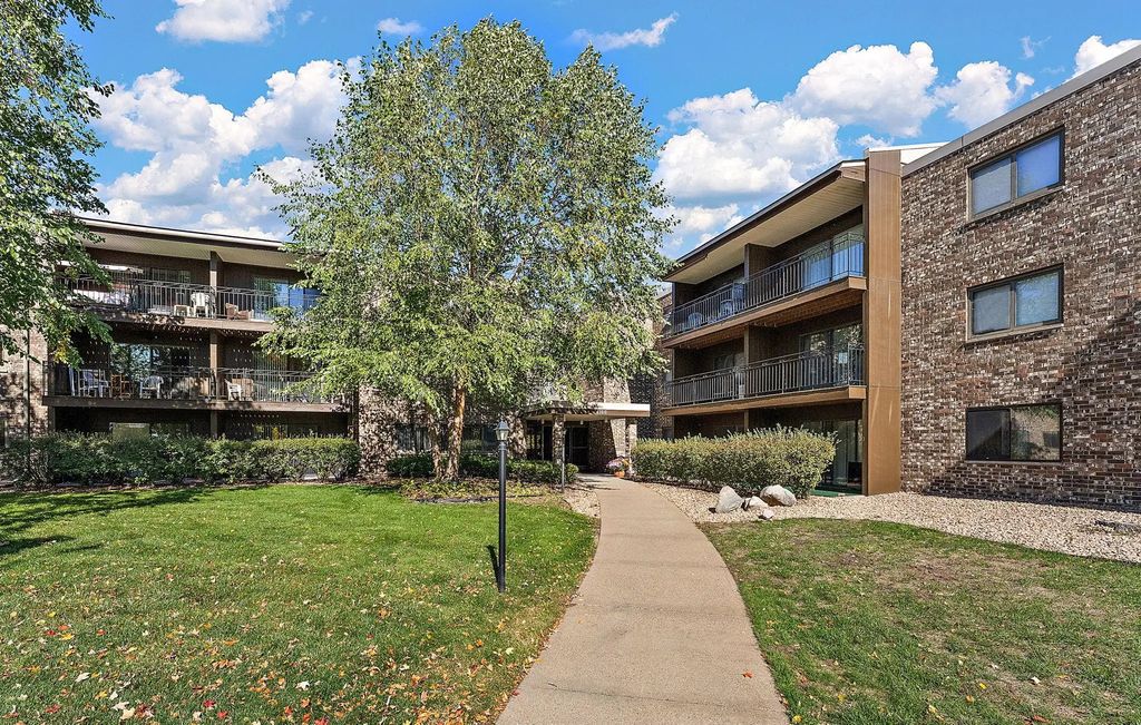 4100 Parklawn Avenue 318, Edina