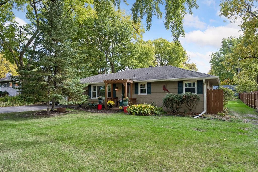2157 Grand Avenue, Long Lake