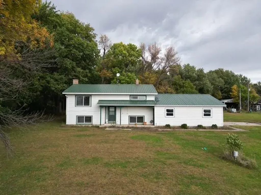 35566 720th Avenue, Morton