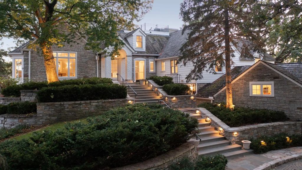 1 Overholt Pass, Edina