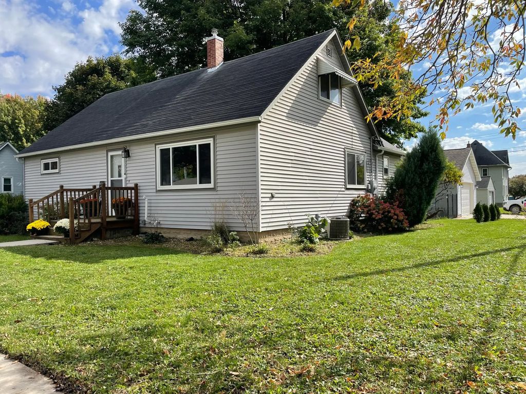 301 1st Street Se, Hayfield
