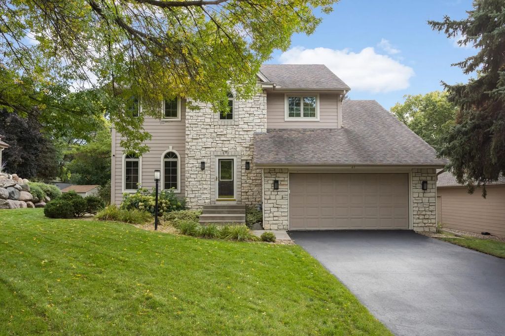 31 Marcin Hill, Burnsville