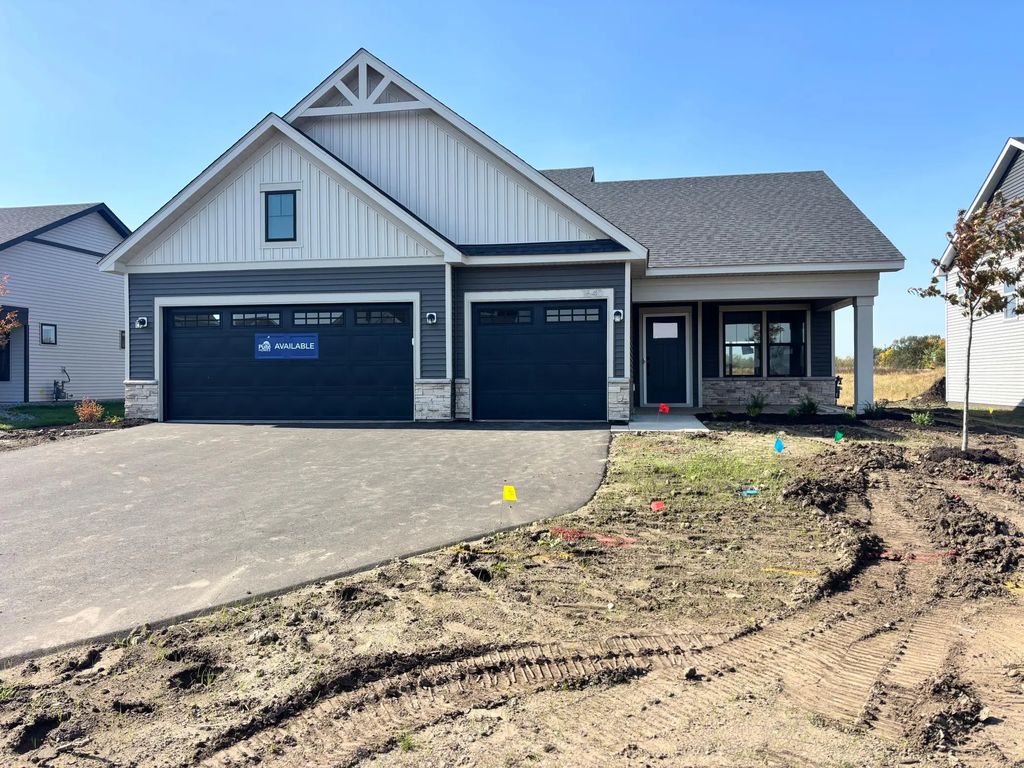 1640 Lund Way, Shakopee