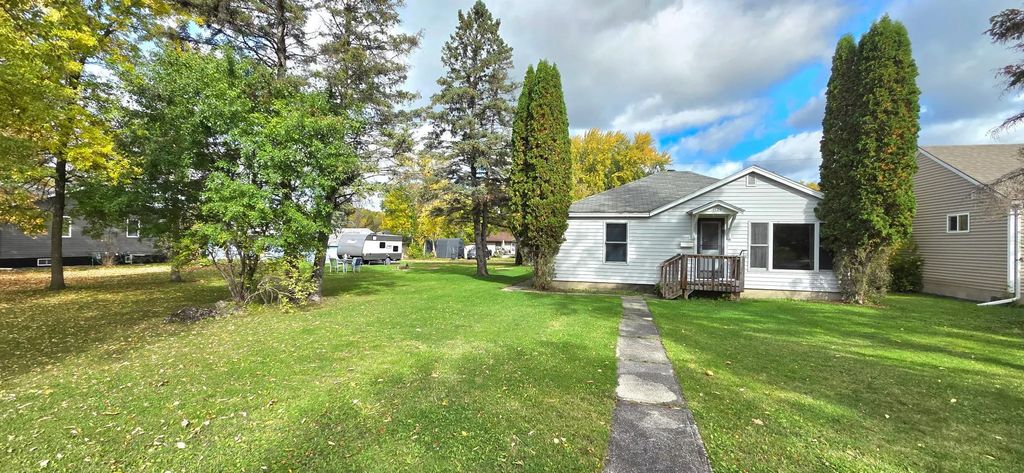 1120 9th Street, International Falls