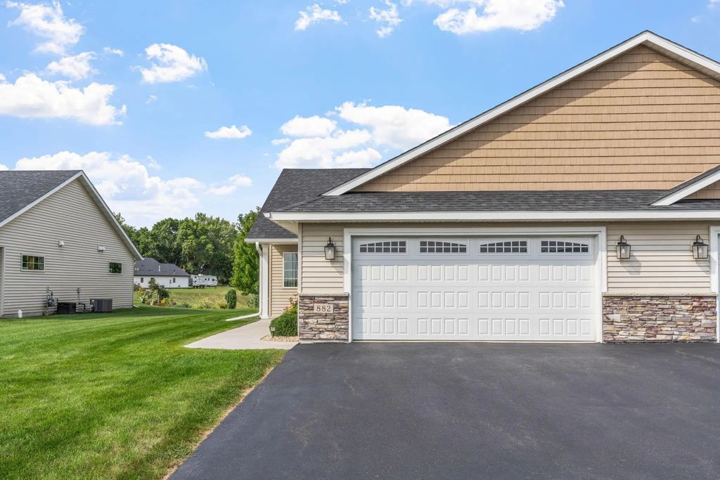 882 Geneva Road, Maple Lake