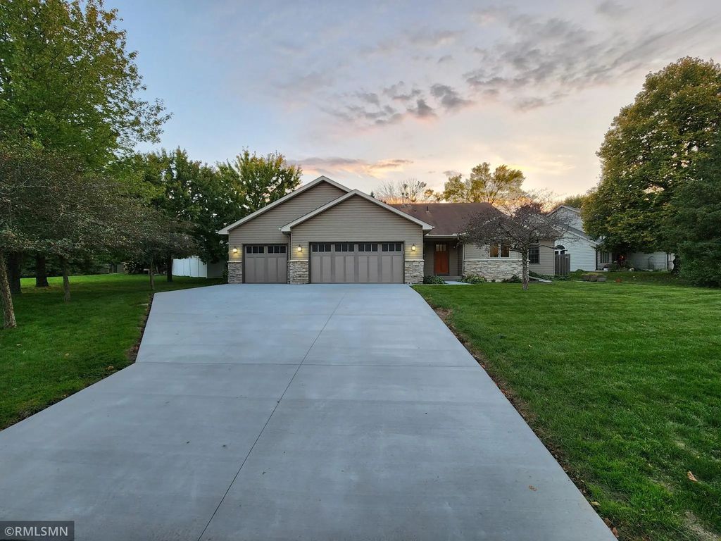 915 Ferndale Avenue S, Maplewood