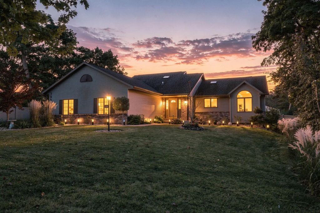 1395 Claudia Avenue, La Crescent