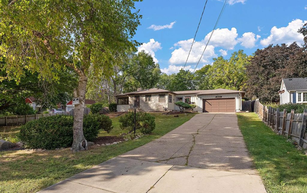 1603 Frost Avenue, Maplewood