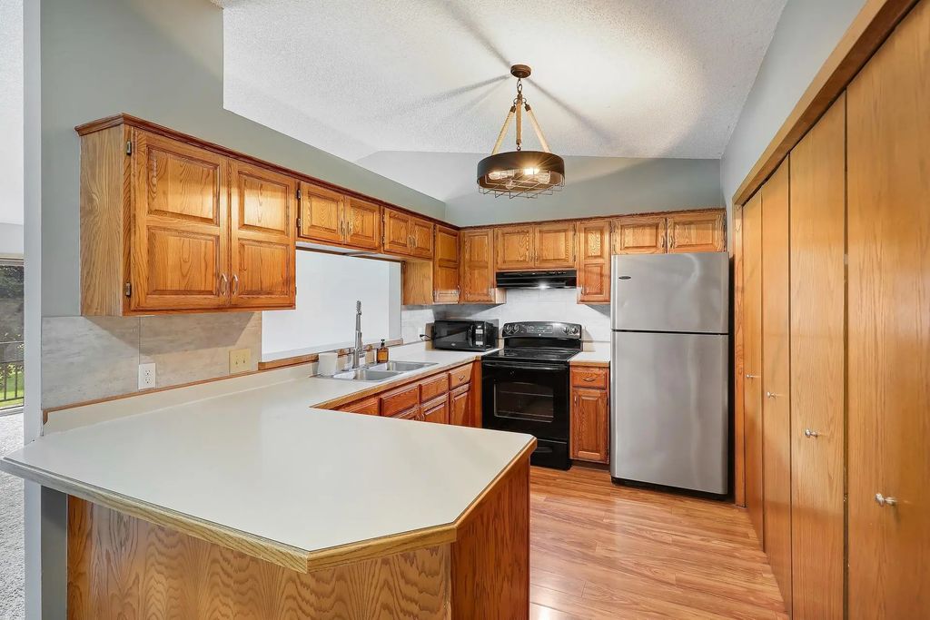 11139 Edgewood Circle N, Champlin