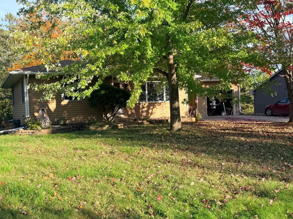 630 Summit Lane, Mora