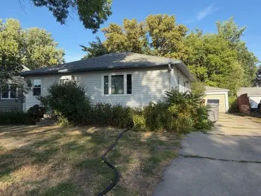 1006 10th Street N, Moorhead