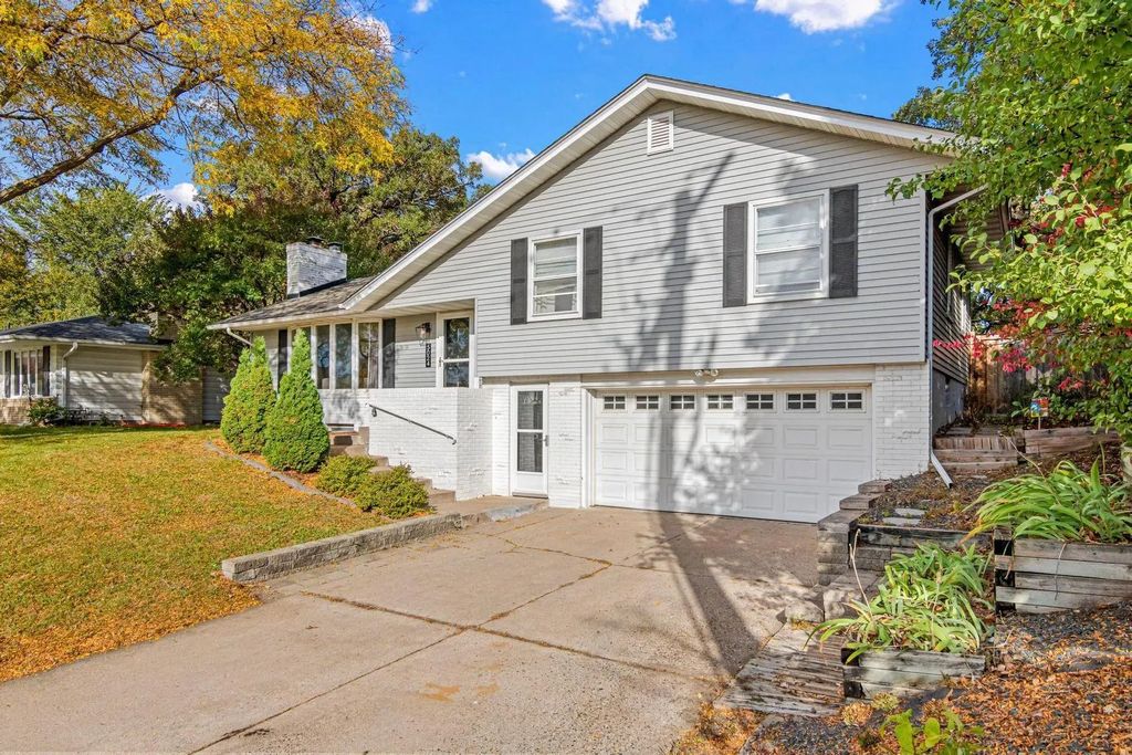 5024 W 70th Street, Edina