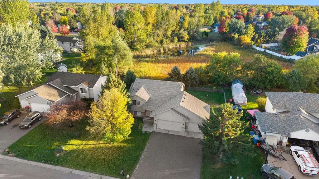 38465 Coventry Drive, North Branch