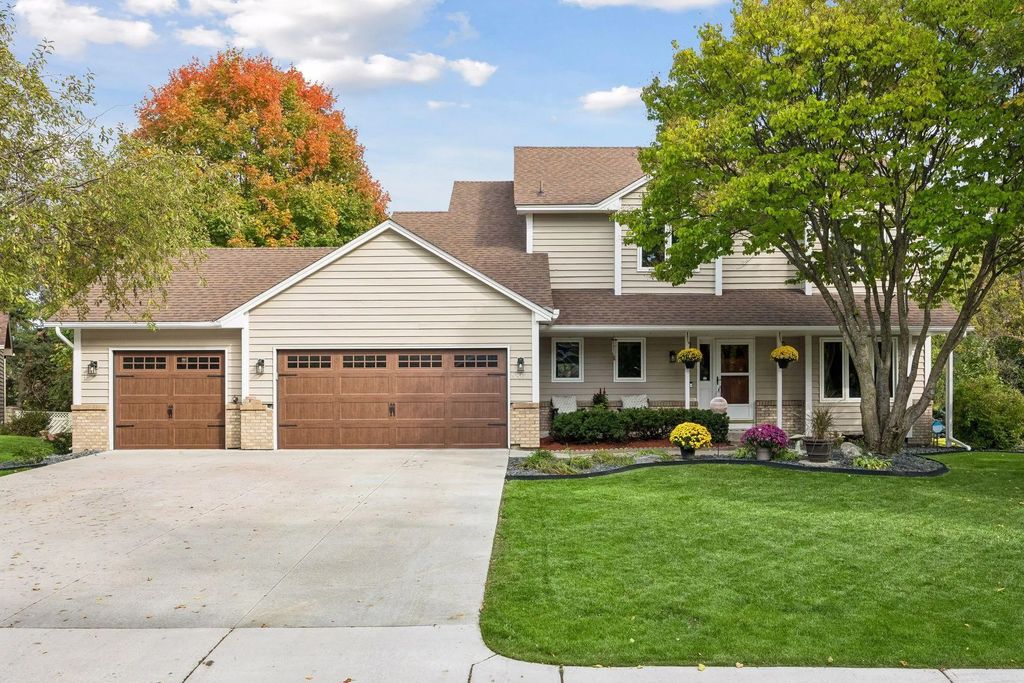8860 Everest Lane N, Maple Grove