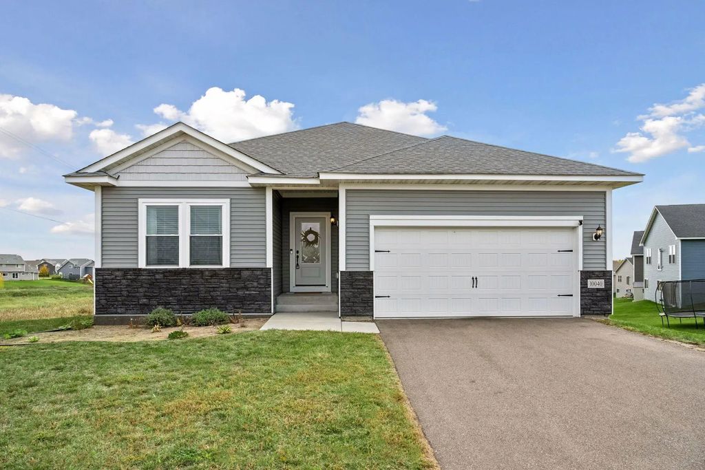 10040 Twin Lakes Parkway, Elk River