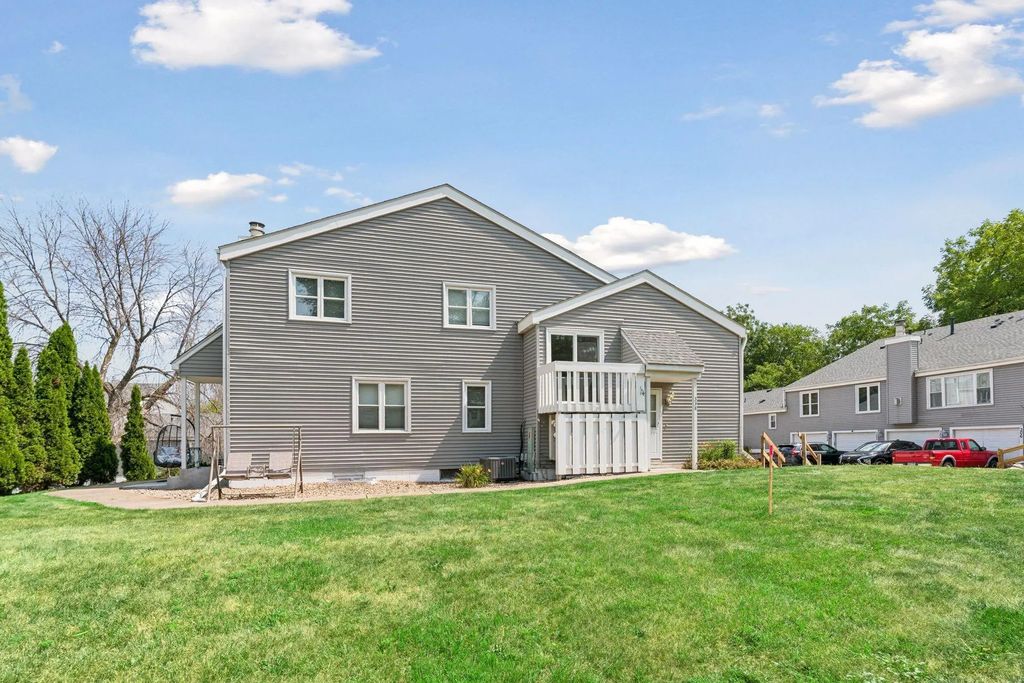 338 Lakeview Avenue, Long Lake