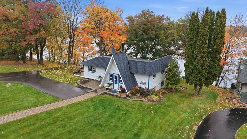 1684 173rd Street, Centuria