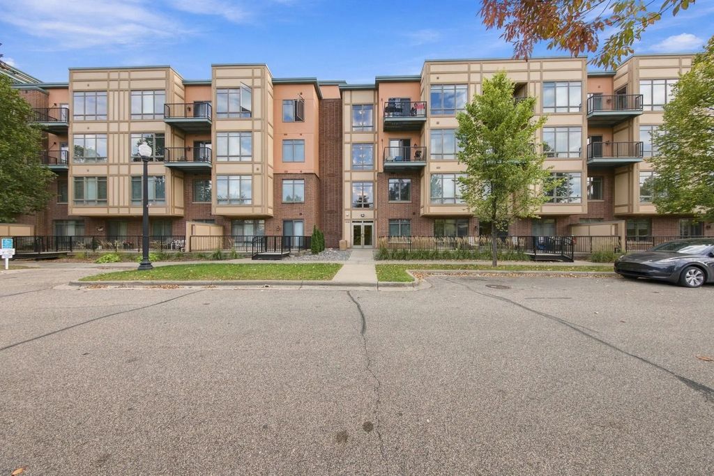 1070 Grandview Court Ne 110, Columbia Heights