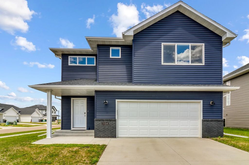 1154 60th Ave W, West Fargo