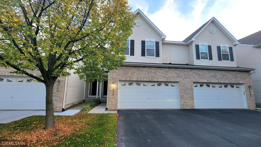 1355 White Oak Drive, Chaska