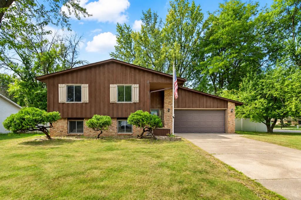 7300 Illies Avenue S, Cottage Grove