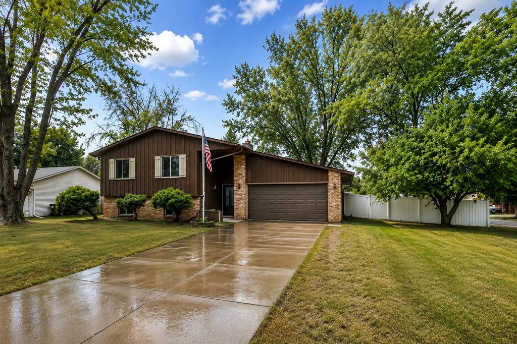 7300 Illies Avenue S, Cottage Grove