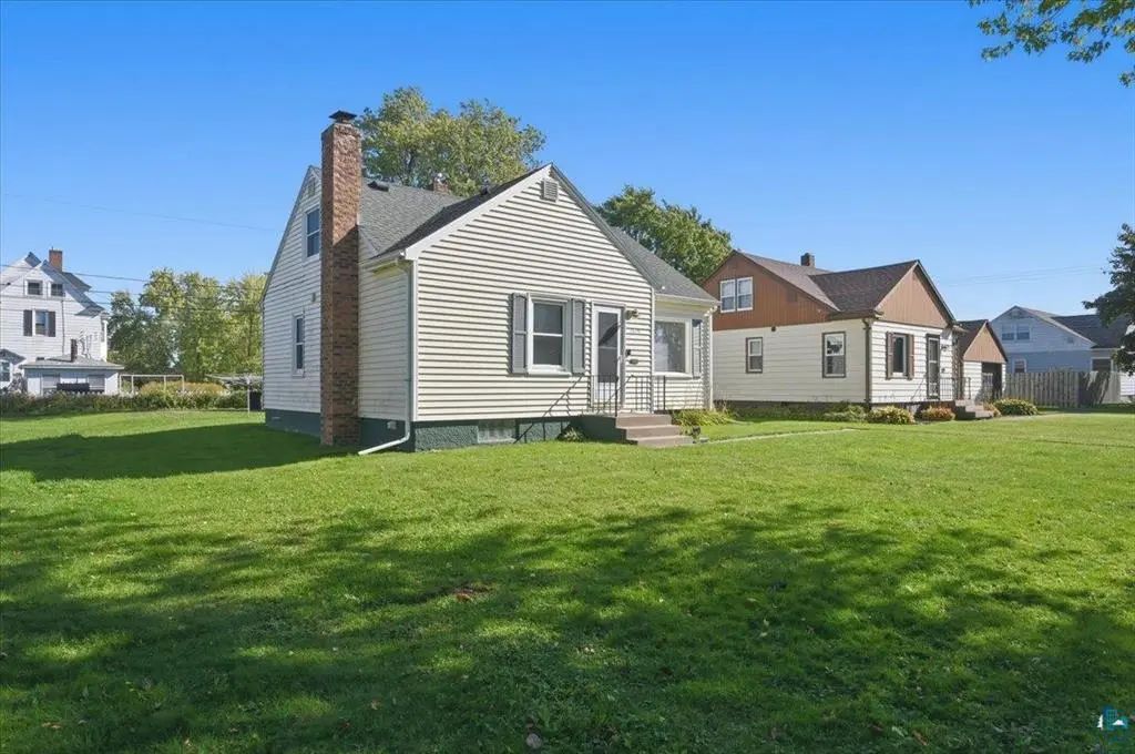 1619 E 4th Street, Superior