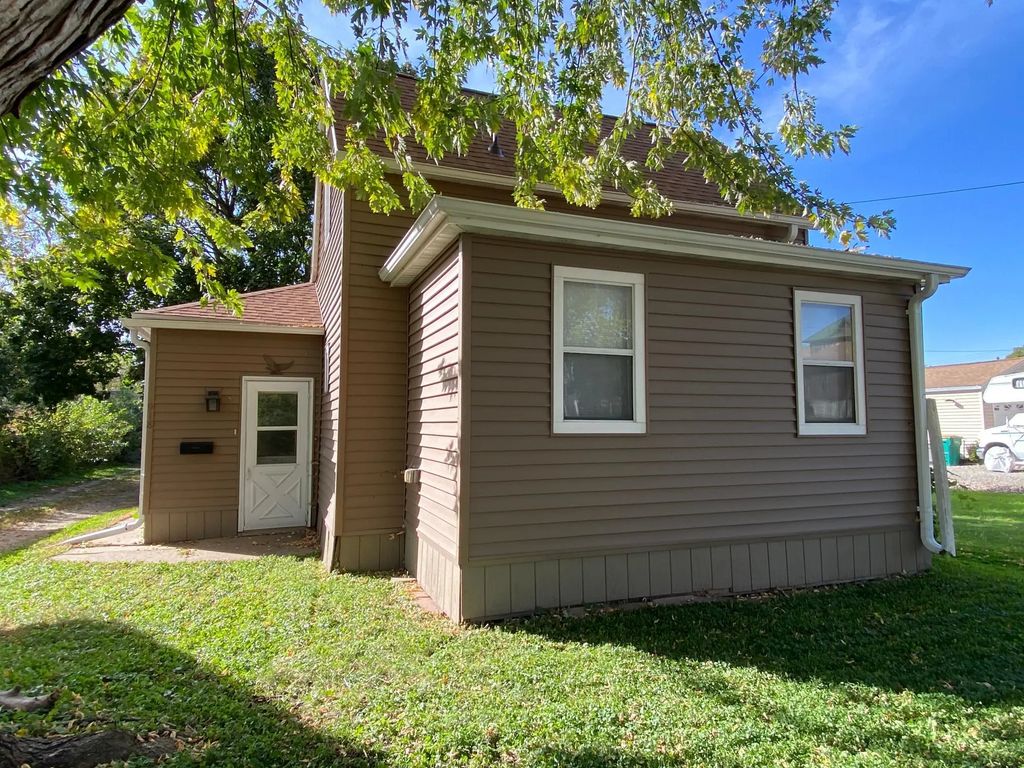 918 S Newton Avenue, Albert Lea