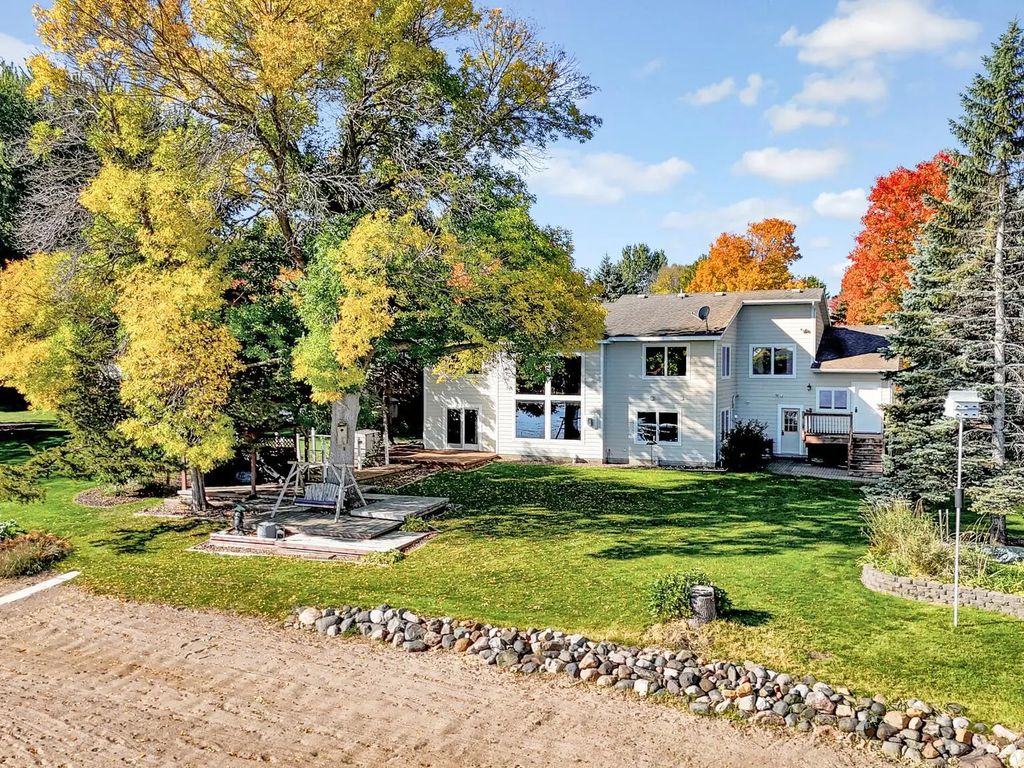 31137 Peninsula Avenue, Lindstrom