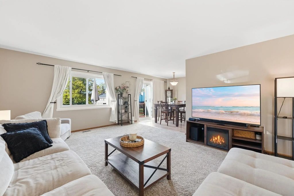 4492 Clover Lane, Eagan