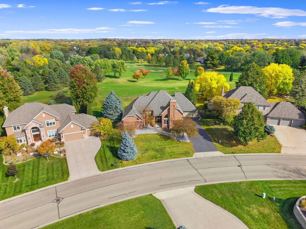 9490 Wedgewood Drive, Woodbury