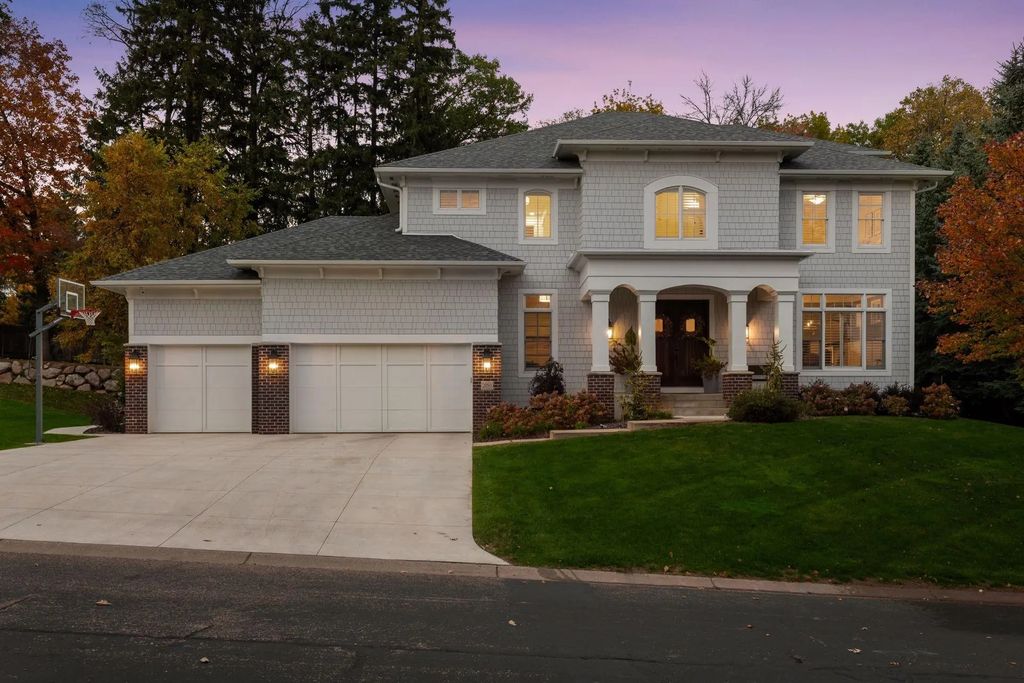 2050 Pinehurst Drive, Chanhassen