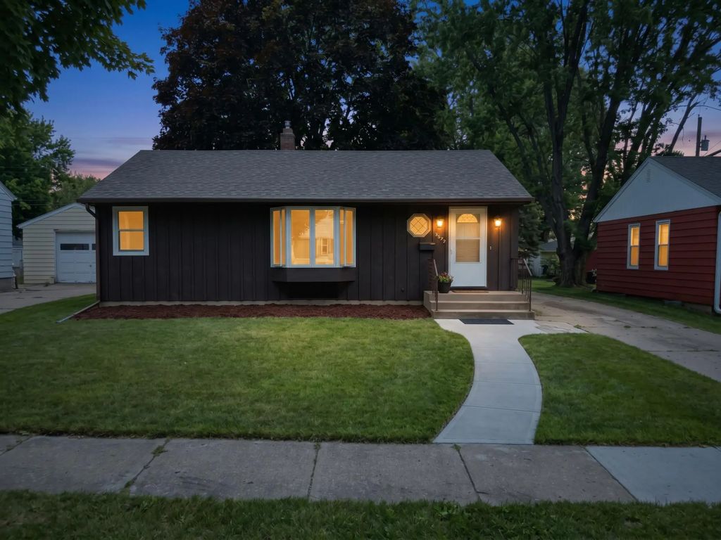 2042 Clear Avenue, Saint Paul