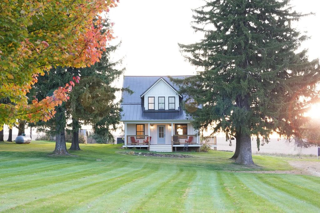 N3864 County Road Zz, Arkansaw