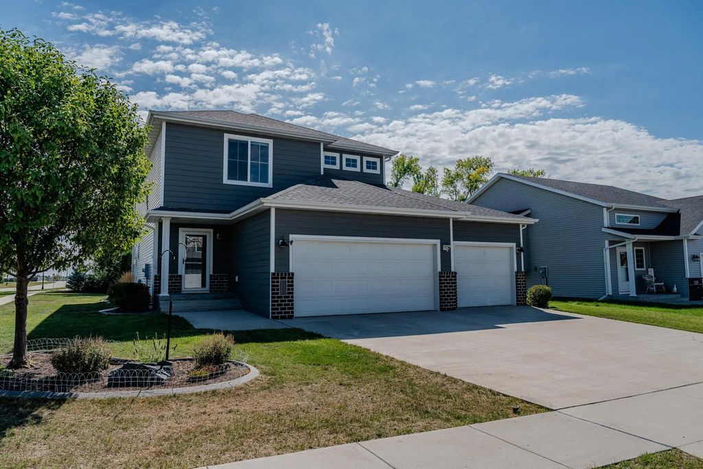 6204 63rd Avenue S, Fargo