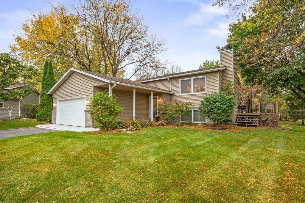 1425 Meadow Court, Chaska