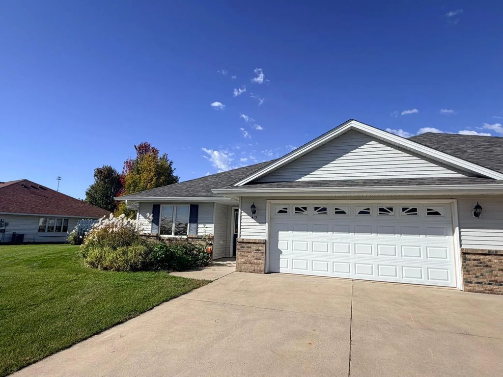413 Circle View Drive, Dassel