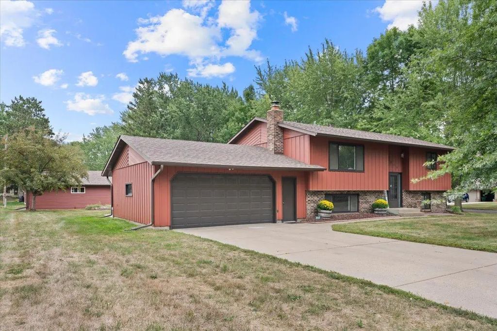 1016 3 1/2 Avenue N, Sauk Rapids