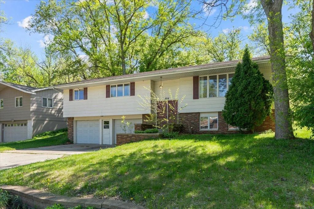 1614 12th Avenue Se, Saint Cloud