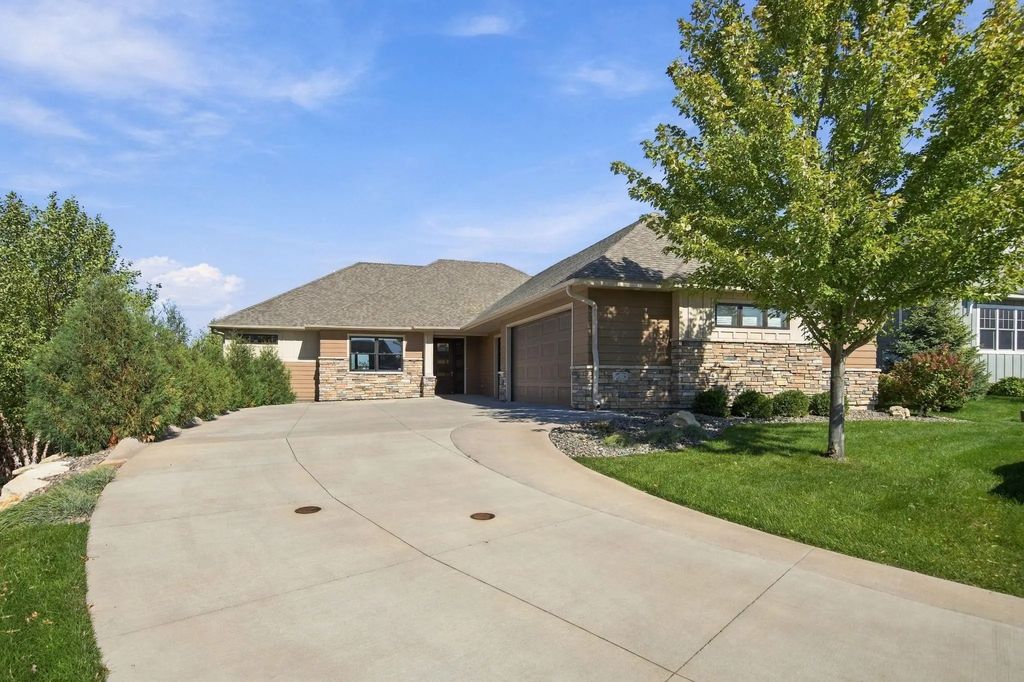 25 Phoebe Lane, North Oaks